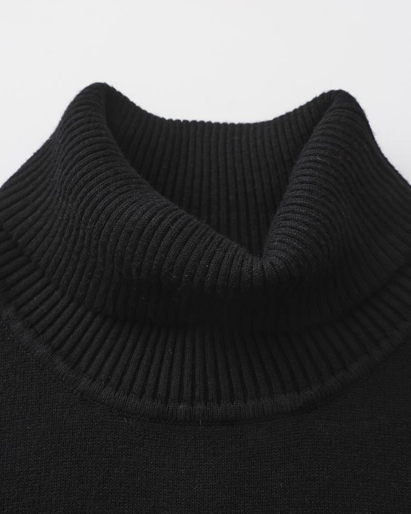 Men’s Roll Neck Jumper in Fine Knit Fabric